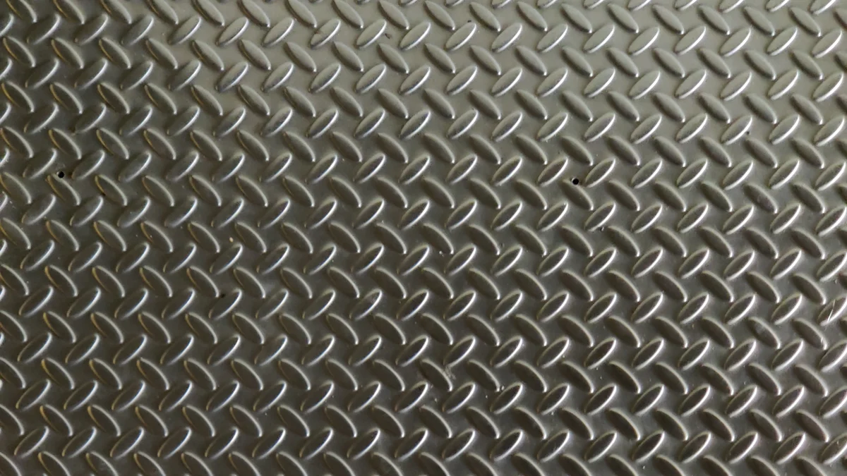 How to Choose Between Zinc Alloy Metal and Stainless Steel for Your Project-1-Sunrise New Material
